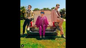 Un singolo, apparentemente inaspettato, in uscita l'11 giugno e intitolato per l'appunto mille. Fedez Achille Lauro Orietta Berti Mille Canzone Immaginata Youtube