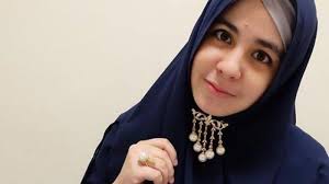 Sayang, baru beberapa bulan pasangan itu akhirnya bercerai. Pernikahan Dengan Rifky Balweel Stuart Collin Gagal Risty Tagor Sembunyikan Suami Ketiga Trauma Pos Kupang