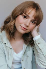 Isabelle Ellison's Instagram, Twitter & Facebook