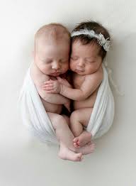 Pin By Roses Are Rosie On Babies Twin Baby Photography Newborn Baby Photography Twin Babies Pictures
