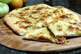Green Tomato Pizza With Garlic And Mozzarella Cheese Recipe Green Tomato Recipes Tomato Recipes Recipes