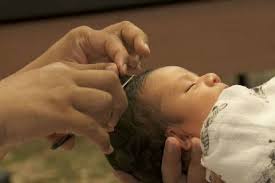 Pertama gunting rambut bayi yang masih panjang. Cara Cukur Rambut Bayi Dengan Betul Dan Tidak Menyebabkan Luka Theasianparent Malaysia