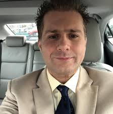 Why did Jerry tell Babu he would be the only Pakistani restaurant in town  when in another episode Elaine's dad says let's go to that Pakistani place?