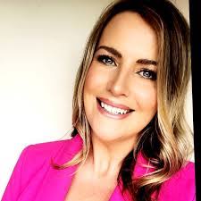 Amanda Lacey's Instagram, Twitter & Facebook