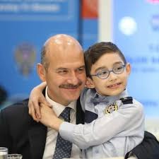 Soylu deaş 'lıların vatandaşı oldukları ülkelere iadesi ile ilgili de şimdi biz bunları size. Suleyman Soylu Maske Mesafe Temizlik On Twitter Murat Karayilan I Yakalayip Bin Parcaya Bolmezsek Bu Millet Ve Sehitlerimiz Yuzumuze Tukursun