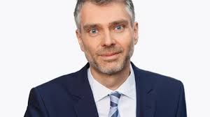 Sandro Brotz wird Nachfolger von Jonas Projer in der SRF-«Arena»