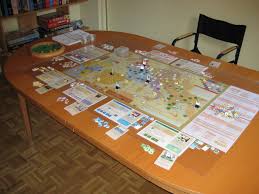 Su mecánica hace que incluso los adolescentes de la familia puedan jugar, y nos escapamos de las clásicas mecánicas. Se Buscan Wargamers Diario De Un Copepodo