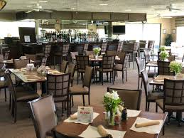 Please remember, proper golf attire is required and gentlemen should remove headwear when in the dining room. Dining Social