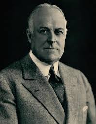 Leon Kantor's Instagram, Twitter & Facebook