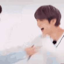 Synkdiva Twt Karina Wall GIF