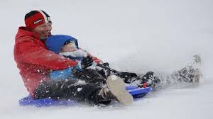 Sie kommen auf verschneiten hügeln und wegen zum einsatz und bereiten kleinen kindern ebenso wie so gibt es die klassischen modelle aus holz und die moderneren varianten aus kunststoff. Schlitten Rodel Oder Bob Hier Beraten Olympische Medaillengewinner Artikel Von The Weather Channel Weather Com