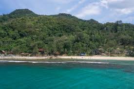 Pada peristiwa tsunami tahun 2004. Sekeping Surga Di Pantai Momong Aceh Besar Kumparan Com