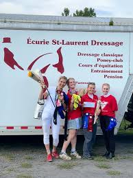 Voici la belle équipe de compétition. Je suis très fière de leurs efforts ,  progression, ténacité et accomplissements. Toutes qualifiées pour les Jeux  du Québec!! 💃🔥💃 Aude et Versace en Niveau 1