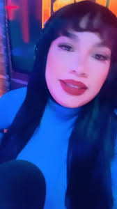 Llegó la que no te miente @laperrisoficial 🐩, Sintoniza @power103fm 9:AM A  12:PM 📻, Escúchame en nuestra aplicación ⚡️, Power1037.com 🧡, Makeup  @ale_diohe 💄, Hoy @farandula.pikante 💫