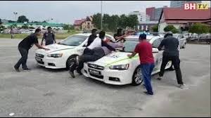 We would like to show you a description here but the site won't allow us. Sekumpulan Lelaki Merusuh Tendang Kereta Polis Youtube