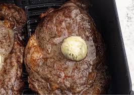 Serve on top of cooked steak. Awatg1vt0cilpm