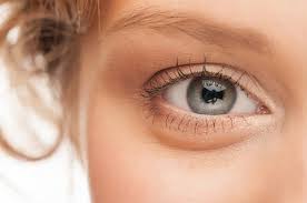 Namun dalam kondisi tertentu ada beberapa hal yang menyebabkan cekungan mata semakin ke dalam, posisi yang tidak wajar. Gampang Dan Murah Begini Cara Menghilangkan Mata Bengkak Dengan Bahan Yang Ada Di Rumah Semua Halaman Otofemale