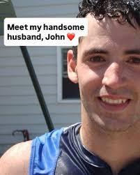 🥕 Carrots are sweeter in the winter! 🥕 When they freeze, some cold-hardy  vegetables like carrots and kale taste even better than in the summer  because they concentrate their sugars. The carrots