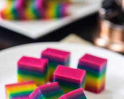 Save dulu boleh buat hari minggu ni. Resepi Kuih Lapis Iluminasi