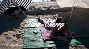 Tara cherry blowbang strangers beach cum on her