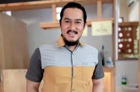 Sebagai manajer amanda manopo, ricco ricardo mendoakan ibunda sang artis. Hxl7toafilap7m