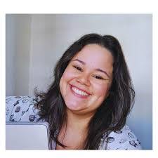 Holly Thorne's Instagram, Twitter & Facebook