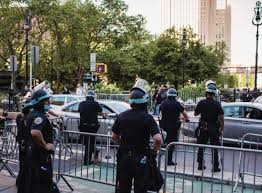 Lembaga pengendalian sosial institusional kepolisian. 7 Peranan Lembaga Pengendalian Sosial Di Masyarakat