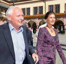 Die neuen bolschewistischen lebensabschnittsgefährten passen sehr gut zueinander. Linke Sahra Wagenknecht Uber Lafontaine Und Die Zukunft Welt