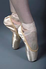 The ideal shoe for flat feet that tend to overpronate and for heel pain. Pointe Shoes Complicate Biomechanics Of Ballet Lower Extremity Review Magazine