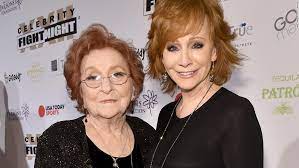 Honoree reba mcentire performs onstage during the 50th academy of country music awards at at&t stadium on april 19, 2015 in arlington. Reba Mcentire Mourns The Death Of Her Mother Jacqueline Cnn