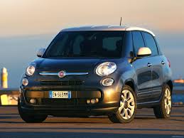Più di 1.000 km per scoprire pregi e difetti della #fiat500l, la più spaziosa della sua categoria. Fiat 500l 2013 Pictures Information Specs