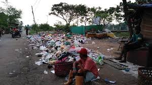 Dengan cara ini, sampah sarap yang terlepas ke dalam air dapat dialirkan dengan baik. Warga Di Kawasan Ini Membuang Sampah Sembarangan Padahal Disediakan Tps Banjarmasin Post