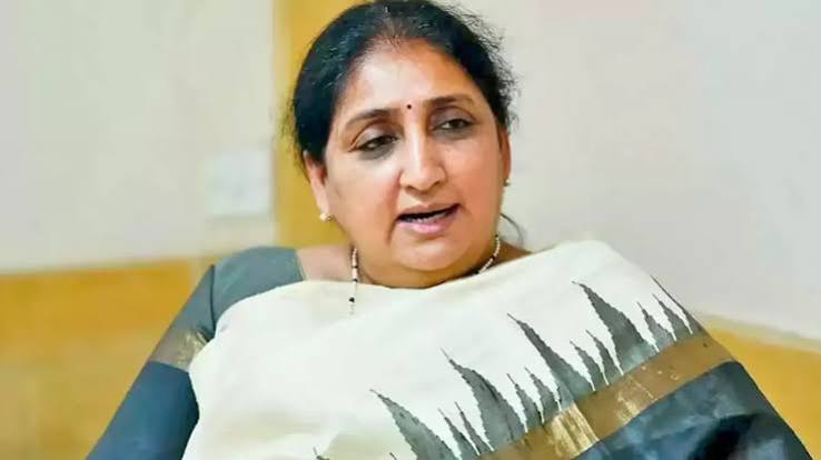 राज्यात 15 ऑगस्ट रोजी 9.05 वाजता ध्वजारोहणाचा शासकीय समारंभबीड येथील ध्वजारोहण उपमुख्यमंत्री तथा पालकमंत्री सुनेत्रा अजित पवार यांच्या हस्ते