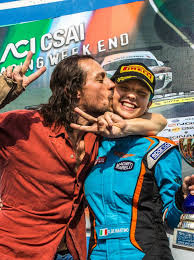 But one day everything changes and giulia has to face alone both. Veloce Come Il Vento Stefano Accorsi Tossico E Disperato Alla Guida Del Film Di Matteo Rovere Il Fatto Quotidiano