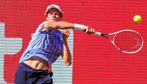 Jannik sinner's racquet is a head graphene 360+ speed mp according to the paint, but what is actually underneath is a customized head tgt 301.4. Jannik Sinner Schrammt Knapp Am Rasen Finale Von Berlin Vorbei Sport Tgr Tagesschau