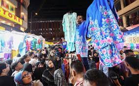 A pasar malam is a street market in indonesia, malaysia, brunei and singapore that opens in the evening, usually in residential neighbourhoods. Nasib Lebih 500 Penjaja Pasar Malam Lorong Tar Masih Samar Free Malaysia Today Fmt