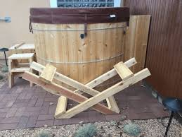 Learn how to make an informed spa purchase, and perhaps save yourself from the hassle of repairing your hot tub cover. How To Build A Cedar Hot Tub Home Garden And Homestead