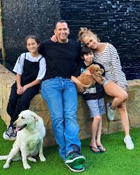 Don't miss me on global citizen: Twins Werden Schon 13 Jennifer Lopez Teilt Susse Gratulation Promiflash De