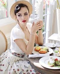 Writerstyle Writerslife Mit Bildern Idda Van Munster Rockabilly Mode Romantische Mode