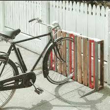 Pin Von Andrea Hagen Auf Gartenpalette In 2020 Diy Fahrradtrager Fahrrad Parken Diy Paletten