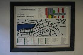Saarbrücken hauptbahnhof (auch eurobahnhof saarbrücken genannt) ist mit insgesamt 17 gleisen (davon 14 bahnsteiggleise) der größte personenbahnhof des. Bahnhof Opnv Info