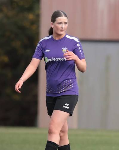 💔? Muere Aoibheann Clarke, promesa del fútbol de 16 a?os, tras colapsar en  los últimos minutos de una final ante la mirada de su padre. 🕊? Ocurrió el  4 de agosto. Su