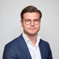 3100+ perfiles de «William»