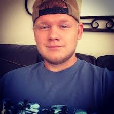 Derek Glaze's Instagram, Twitter & Facebook