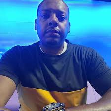 Left or Right 🤔 Gained 25lbs after being hospitalized in February 2024  What's my next bodily transformation?