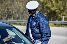 Ελάτε σε απευθείας επικοινωνία με τους αρθρογράφους μέσω του email protected διεύθυνση: Posa Atoma Epitrepontai Sto Aytokinhto Site Luka