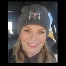 Victoria Bellis's Instagram, Twitter & Facebook