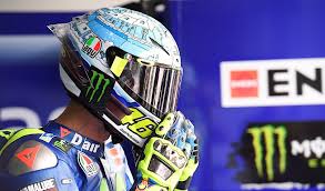 Berita Motogp Valentino Rossi Pamer Helm Baru Di Tes Pramusim Valentino Rossi Motogp Pembalap
