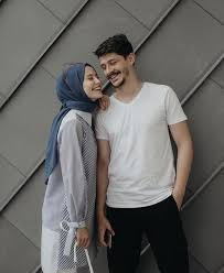 Foto prewedding hijab casual modern. 49 Ide Prewedding Hijab Di 2021 Fotografi Pengantin Pose Perkawinan Foto Perkawinan