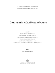 Bodrum'la özdeşleşen iki katlı beyaz boyalı ve mavi pencereli evlerin. Turkiye Nin Kulturel Mirasi I